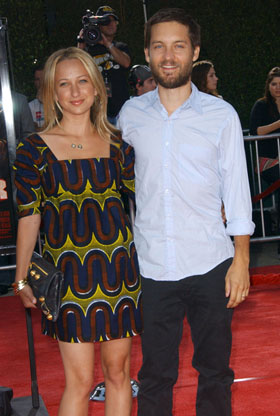Tobey Maguire, Jennifer Meyer, pictures, picture, photos, photo, pics, pic, images, image, hot, sexy, latest, new, baby, son