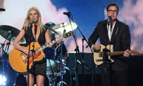 Gwyneth Paltrow, Vince Gill, Country Strong, CMA Awards, pictures, picture, photos, photo, pics, pic, images, image, hot, sexy, latest, new, 2010
