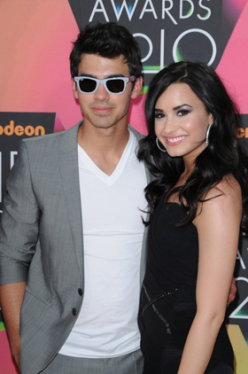 Joe Jonas, Demi Lovato, split, break up, couple, together, dating, pictures, picture, photos, photo, pics, pic, images, image, hot, sexy, latest, new, 2010