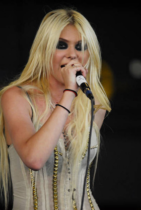 Taylor Momsen, pictures, picture, photos, photo, pics, pic, images, image, hot, sexy, latest, new, 2010