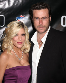 Tori Spelling and Dean McDermott, pic, pics, picture, pictures, photo, photos, hot, celebrity, celeb, news, juicy, gossip, rumors