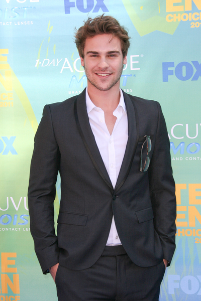Grey Damon Pictures: Teen Choice Awards 2011 Blue Carpet Photos, Pics