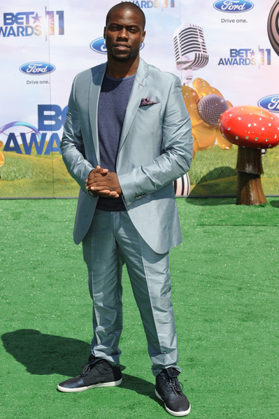 Kevin Hart Pictures: BET Awards 2011 Red Carpet Photos, Pics