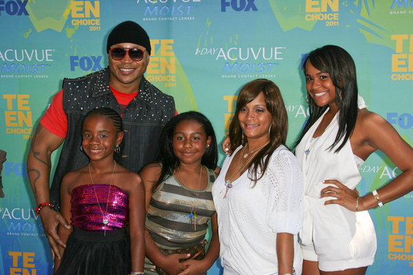 LL Cool J Pictures: Teen Choice Awards 2011 Red (Blue) Carpet Photos, Pics