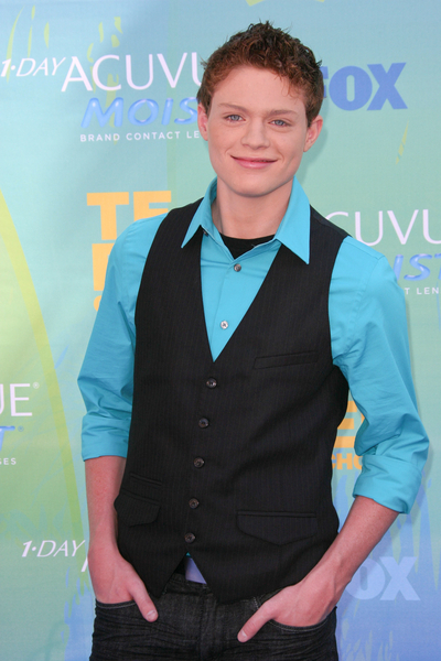 Sean Berdy Pictures: Teen Choice Awards 2011 Blue Carpet Photos, Pics