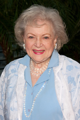 Betty White, Saturday Night Live, SNL, host, Facebook, pictures, picture, photos, photo, pics, pic, images, image, hot, sexy, latest, new, 2010