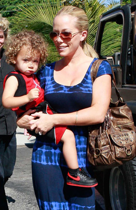 Kendra Wilkinson, pictures, picture, photos, photo, pics, pic, images, image, hot, sexy, latest, new, 2011