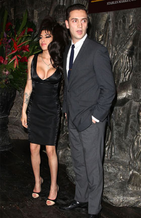 Reg Traviss, Amy Winehouse, pictures, picture, photos, photo, pics, pic, images, image, hot, sexy, latest, new, 2011