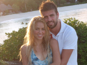 Shakira, Gerard Pique, boyfriend, dating, Twitter, pictures, picture, photos, photo, pics, pic, images, image, hot, sexy, latest, new, 2011