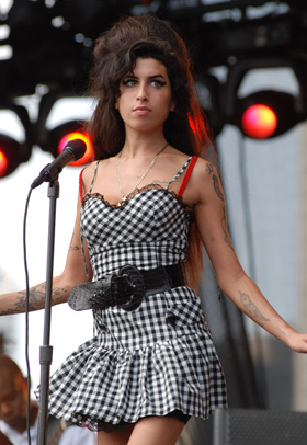 Amy Winehouse, pics, pictures, photos, images, hot, sexy, live, concert, celebrity, celeb, news, juicy, gossip, rumors